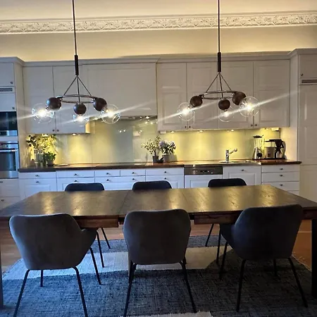 Appartement Klassisk Leilighet Med 4 Soverom I Oscarsgate