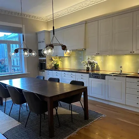 Klassisk Leilighet Med 4 Soverom I Oscarsgate Appartement *